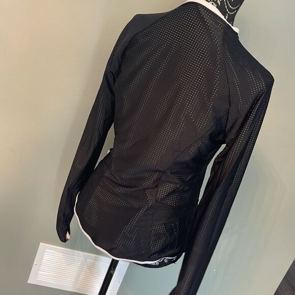 Stylish Black and Gray Women's Sweater - Picture 4 of 4